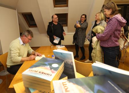 STOJAN STRAŽIŠČAR PREDSTAVITEV KNJIGE 15 FOTO LJUBO VUKELIČ